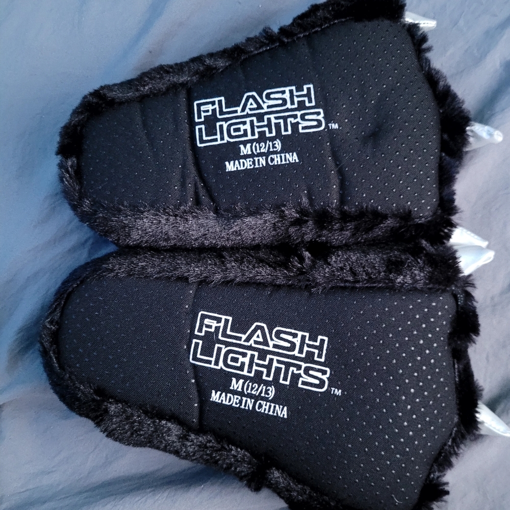 Slippers - Picture 2 of 3